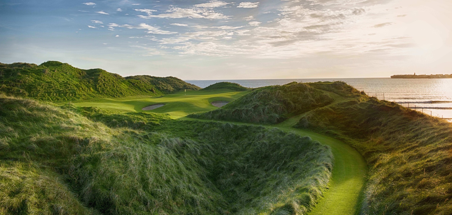 Lahinch Golf Club, 11th hole, County Clare (Your Golf Travel)